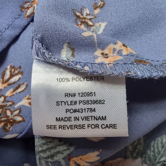 🌟3/$40 Sale!Mix & Match🌟Pink Rose Front Tie Flowy Floral Blouse - Picture 6 of 7